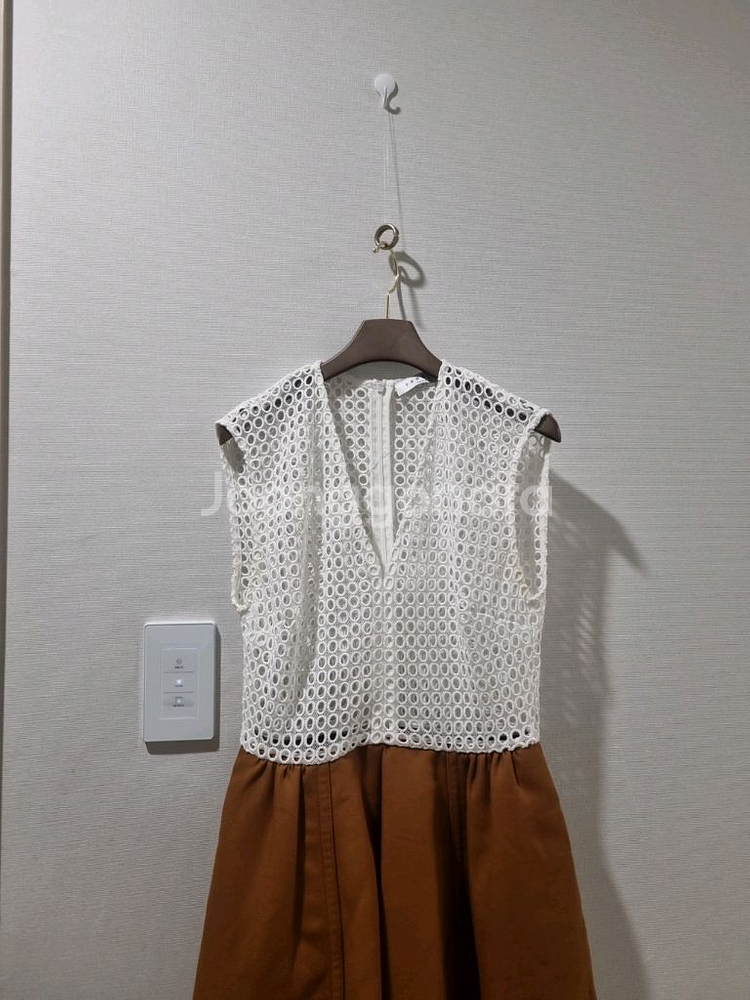 산드로sandro 펀칭배색 원피스--1