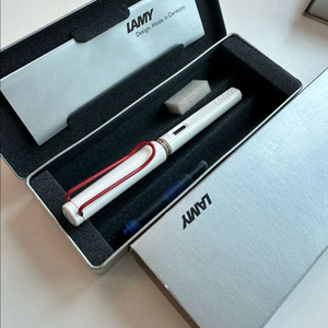 라미 사파리 만년필 화이트 레드클립 만년필 ef닙