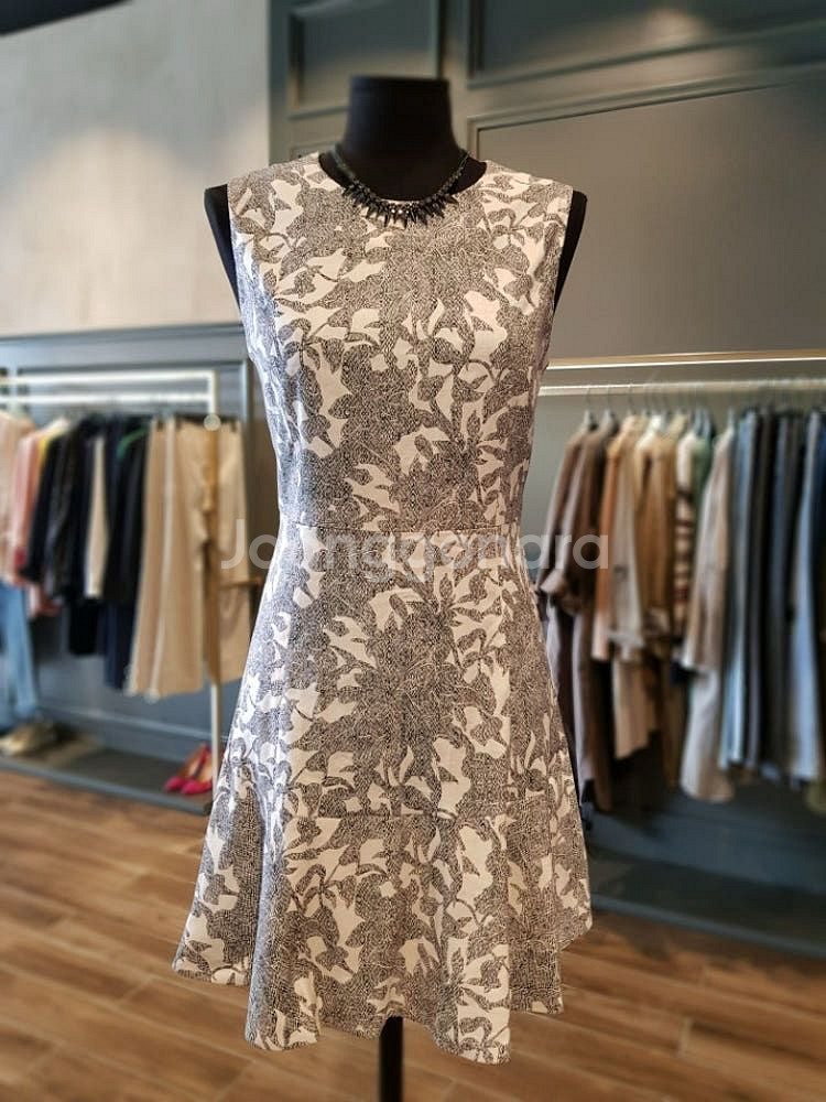 [시슬리]한지민 착용 정가 298,000원 원피스--0