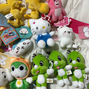 캐릭터 인형 키링 1+1 (흰둥이,짱구,스누피,키티등)
