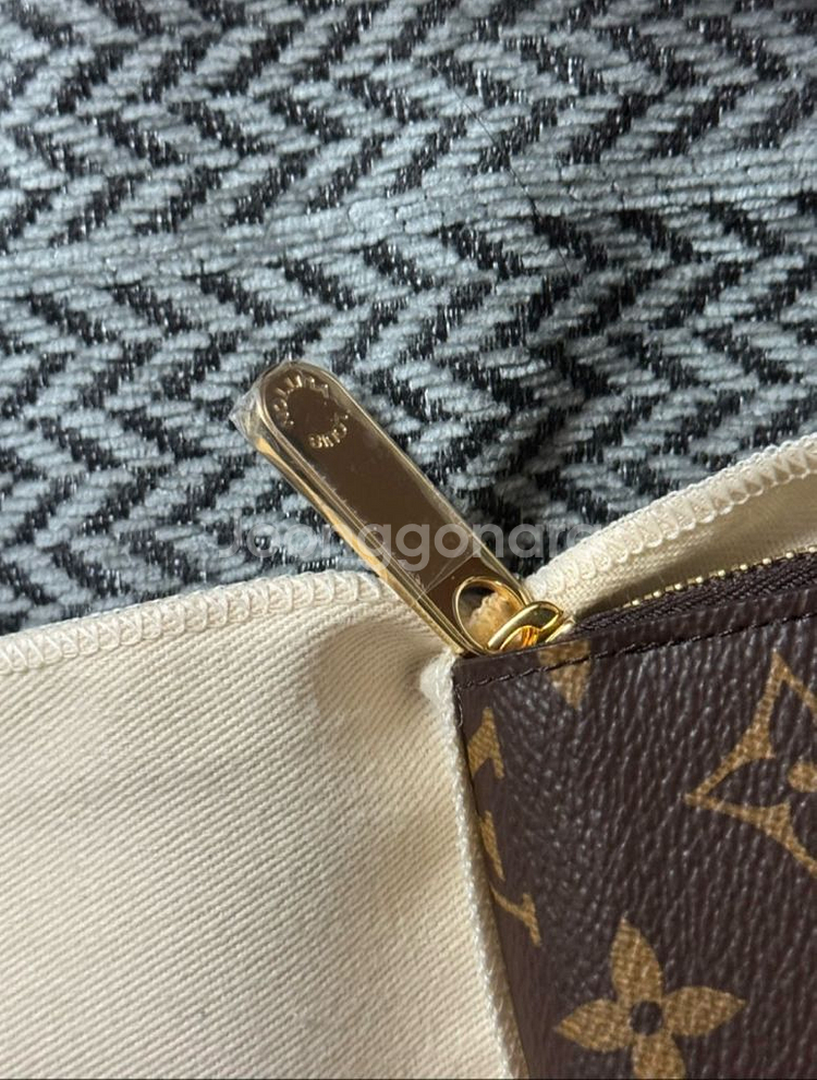 루이비통 지핏 월릿--4