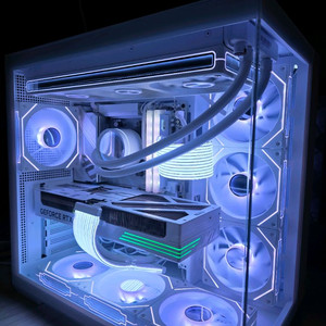 라이젠7 7800x3d rtx5070 본체 팝니다