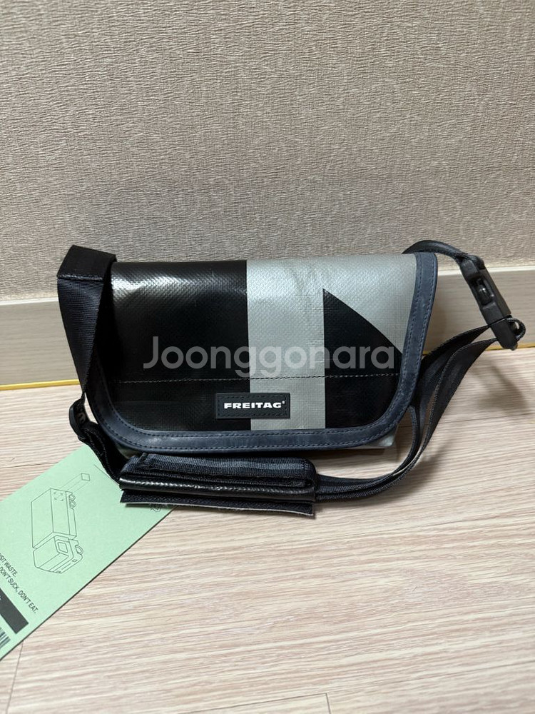 프라이탁 제이미/실버블랙/새제품--0