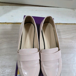 연한 핑크 로퍼 245