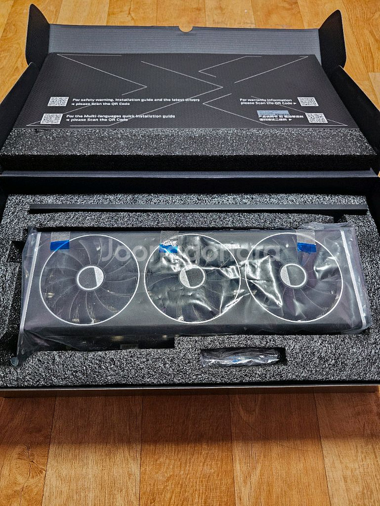 XFX 라데온 RX 7900XTX MERC 판매합니다.--2