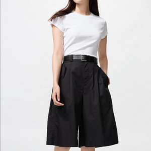 유니클로 유틸리티 버뮤다 쇼츠 검정