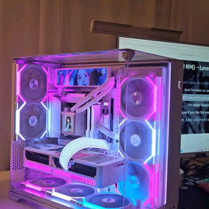 9800x3d/x870/rtx5070ti 리안리 본체