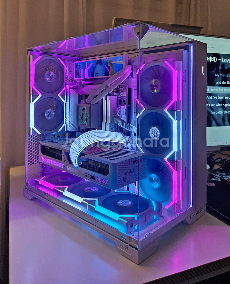 9800x3d/x870/rtx5070ti 리안리 본체--2