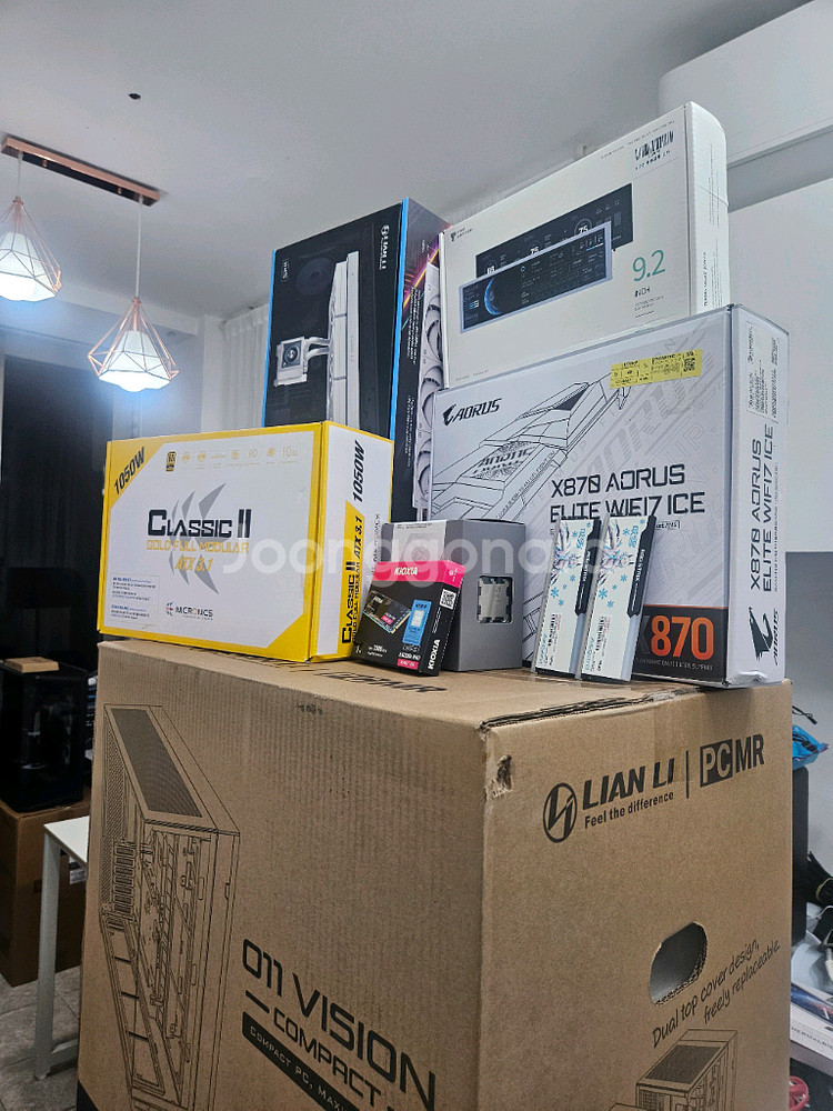 9800x3d/x870/rtx5070ti 리안리 본체--5