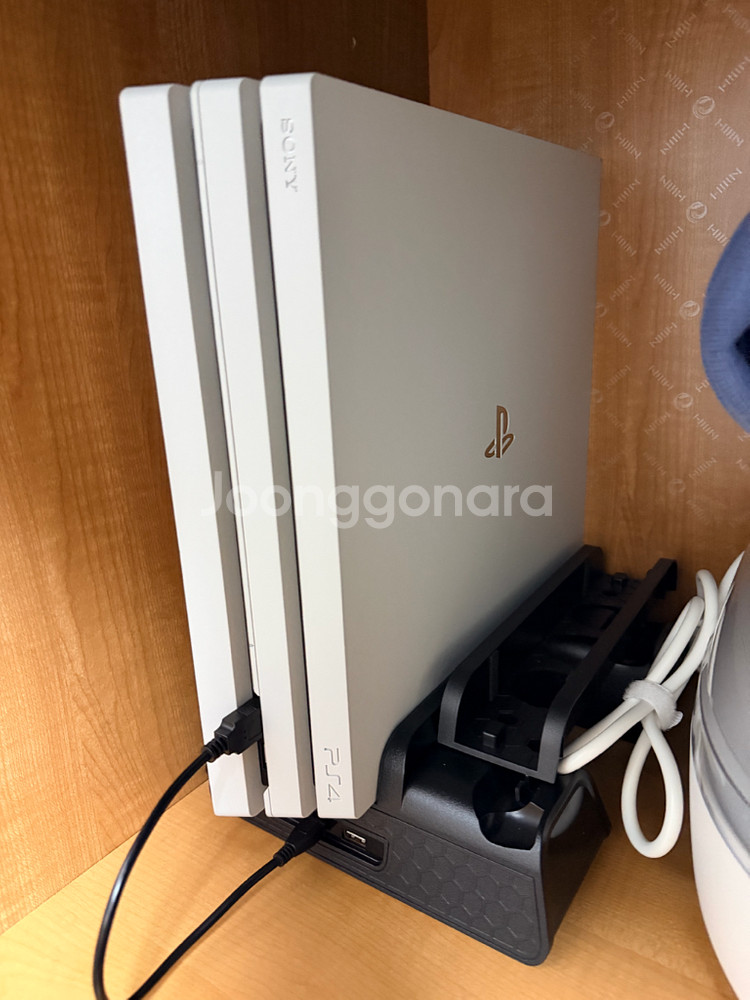 플스4 1TB 및 게임팩 약21개 팝니다.--0
