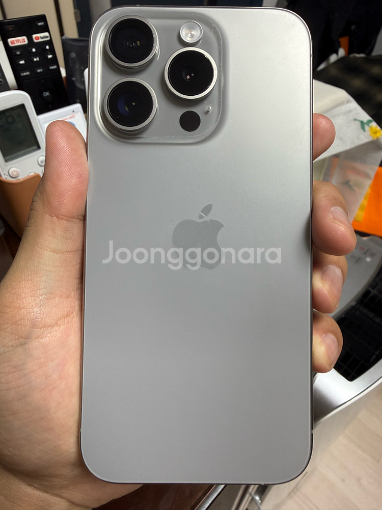 아이폰 15 프로 256GB 내추럴 티타늄 A급 박스O--6