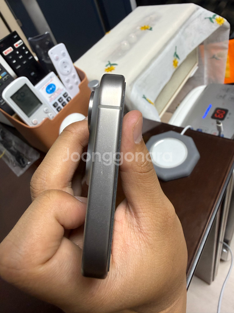 아이폰 15 프로 256GB 내추럴 티타늄 A급 박스O--3