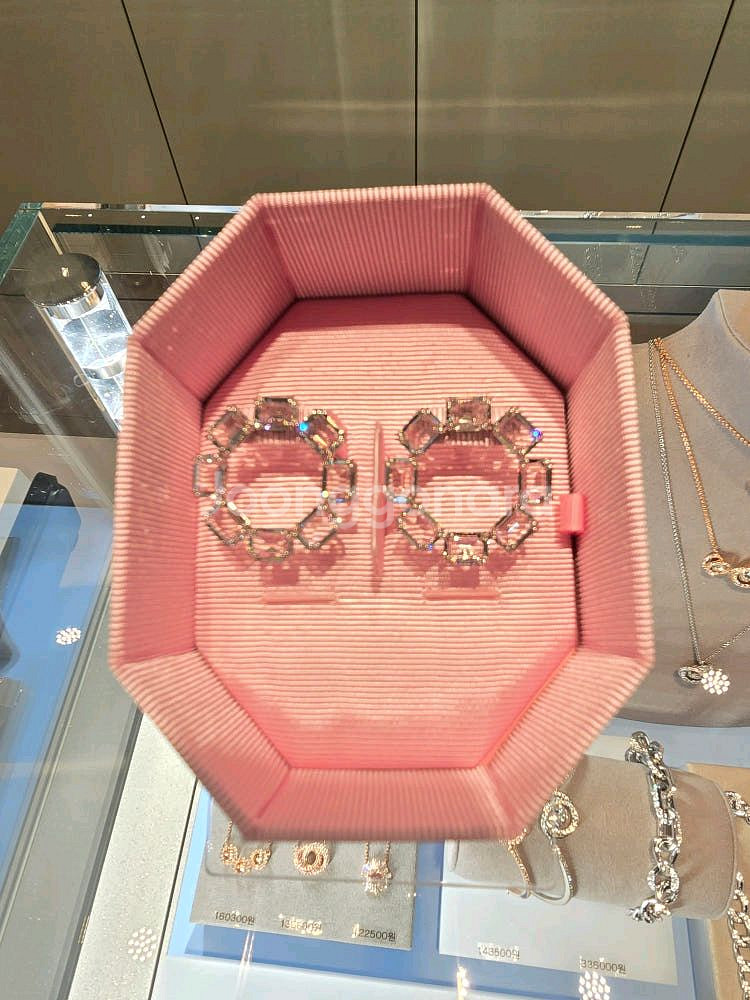 (새상품) 스와로브스키 귀걸이--0