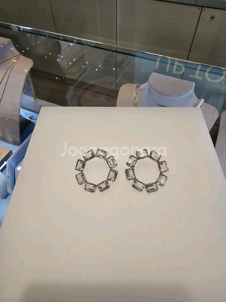 (새상품) 스와로브스키 귀걸이--2