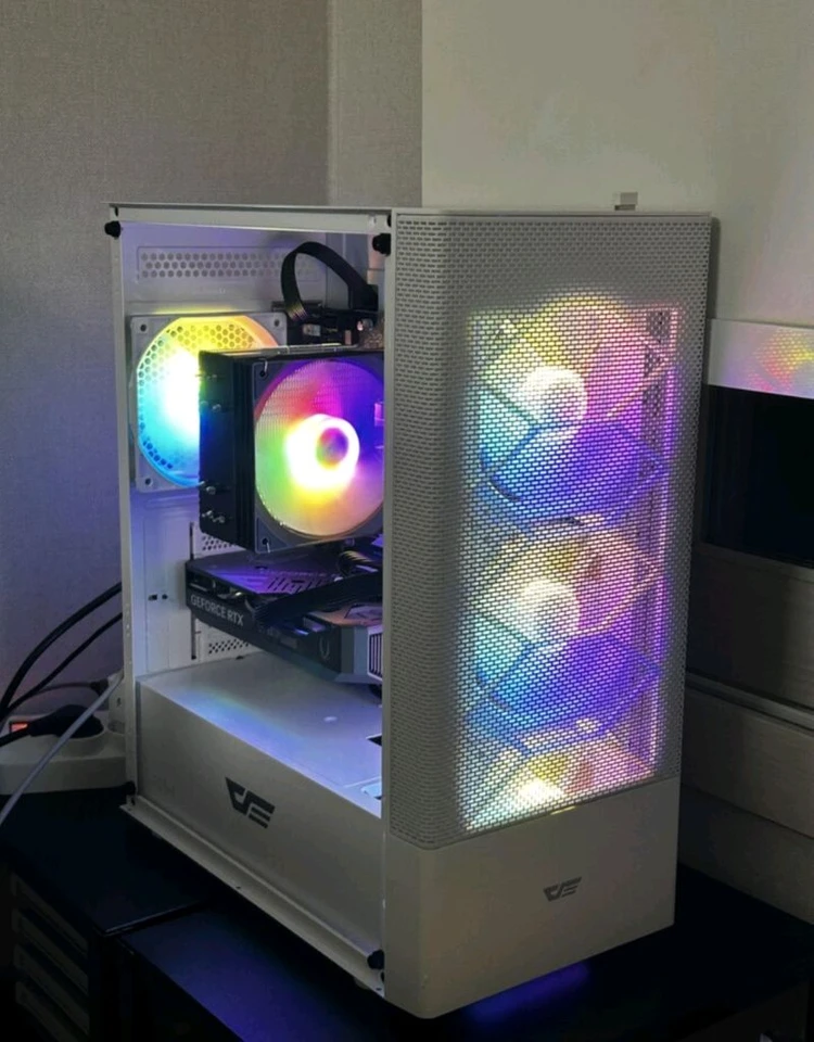 완본체 화이트 PC RTX5060 판매 천안 - 안심되는 중고거래