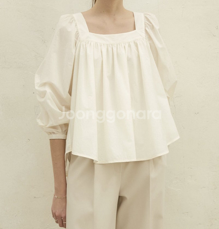 Sie 시에 러플 블라우스 아이보리 (세탁완료)(실사)--0