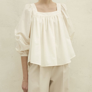 Sie 시에 러플 블라우스 아이보리 (세탁완료)(실사)