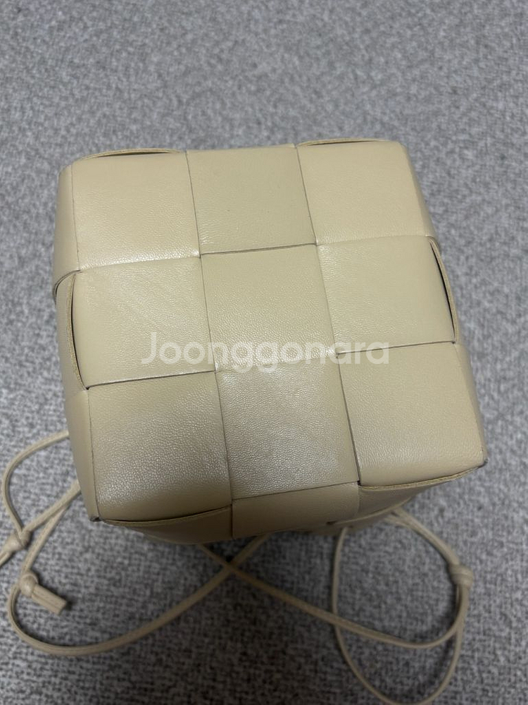 보테가베네타 버킷백 스몰 포리지 색상--6