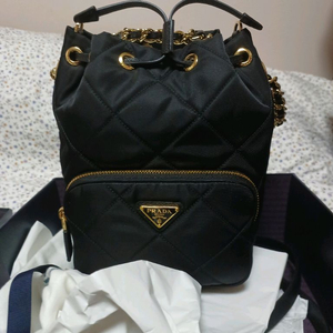 프라다 퀼팅 버킷백