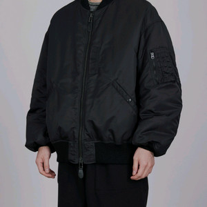 마카 24fw MA-1 블랙 2사이즈 판매합니다.