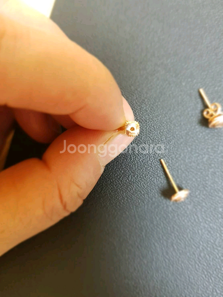 14K 루이 코인 침귀걸이 (1회착용/외부착용x)--4