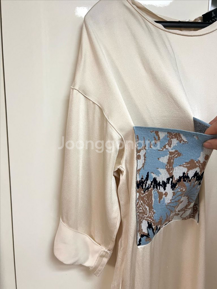 한섬 랑방컬렉션 자수니트포켓 새틴실키원피스 하객오피스룩--3