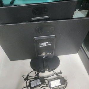 LG 모니터 24EA53VQ 2대