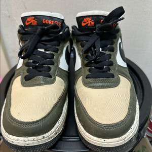 나이키 에어포스1 고어텍스 이스케이프 판매