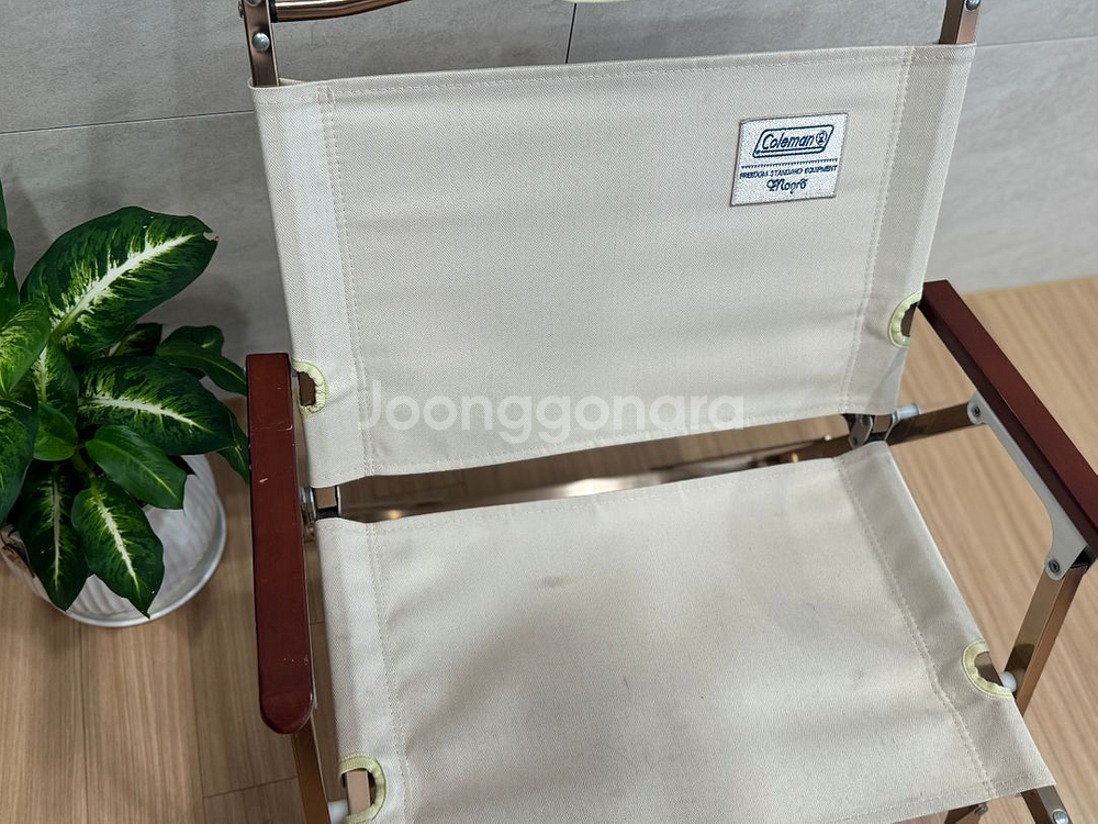 콜맨 폴딩 체어 2개--1