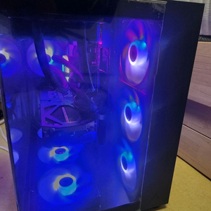 데스크탑 7800x3d 4070입니다