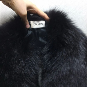 NON - NO 블랙 폭스 퍼 목도리