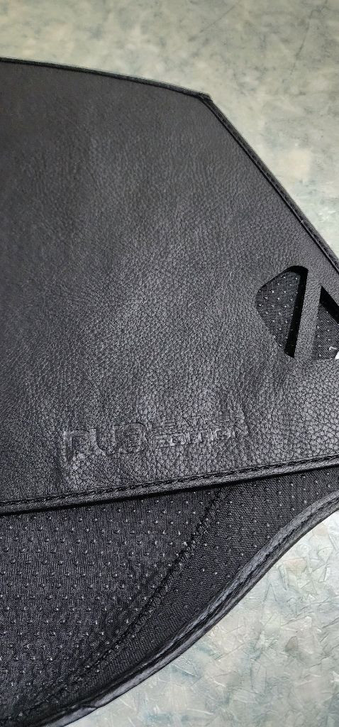 BMW G30 5시리즈 대쉬보드커버 DUB 레더에디션 이미지