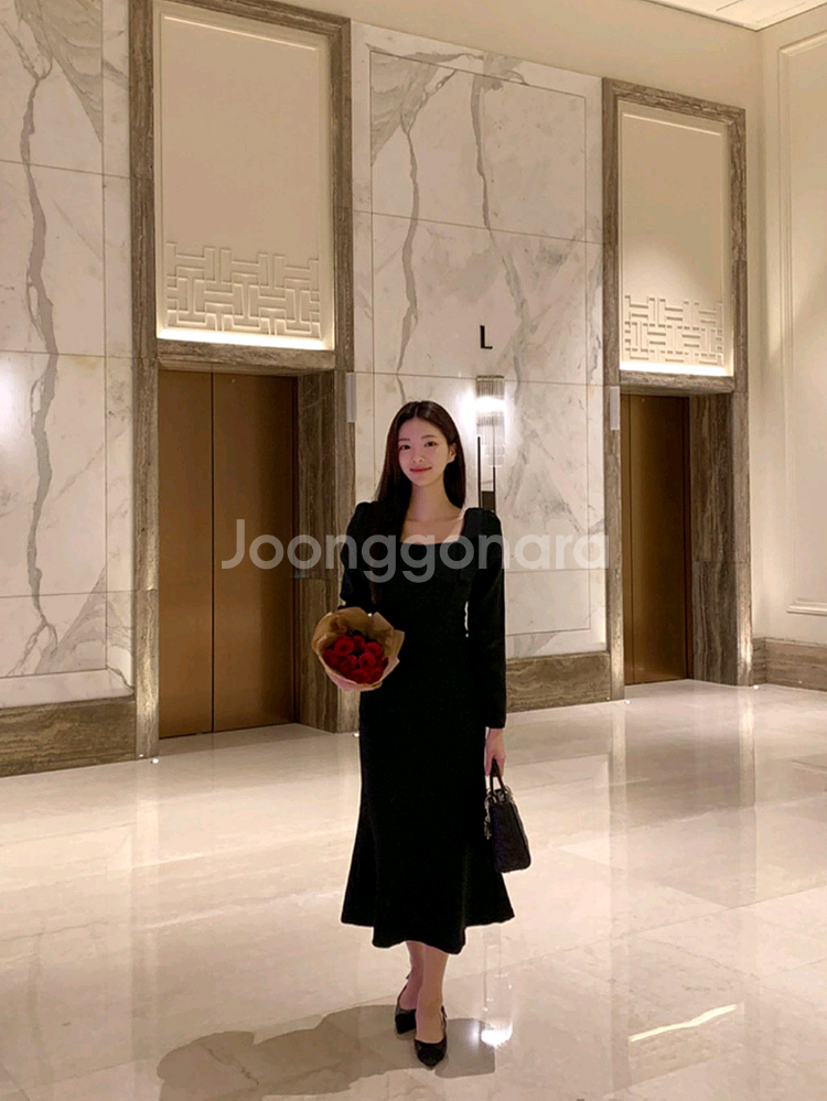 아뜨랑스 릴리안 리본 스퀘어넥 머메이드 원피스 하객룩--2