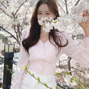 새상품) 데이로제 모모셔링 블라우스- 소라, 연핑크