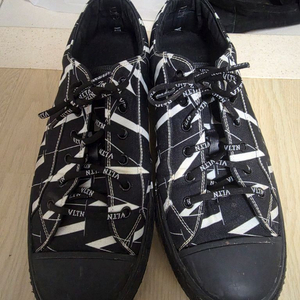 발렌티노 스니커즈 270