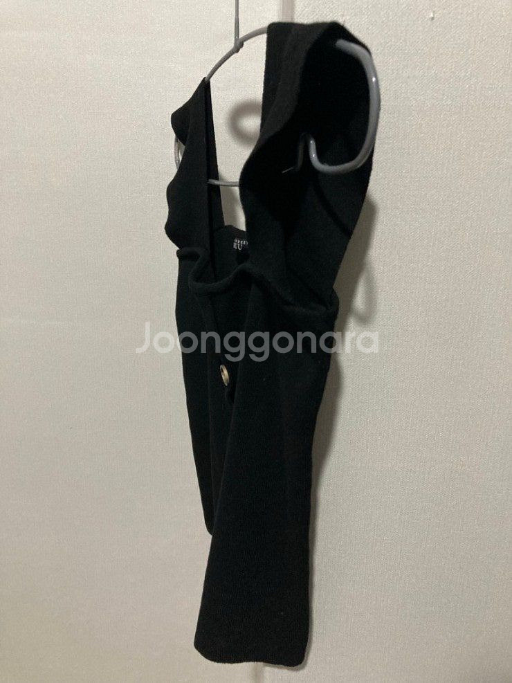 스퀘어넥 크롭 니트 탑 티셔츠 (블랙)--1
