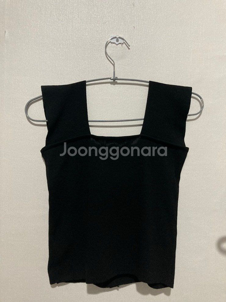 스퀘어넥 크롭 니트 탑 티셔츠 (블랙)--3