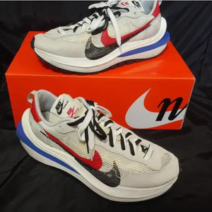 (285) 나이키 x 사카이 베이퍼와플 로얄 푸시아