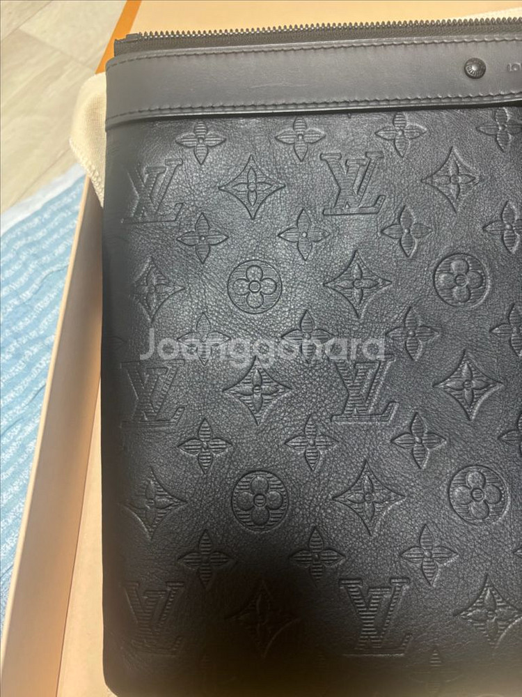 새상품급 루이비통 모노그램 클러치--3