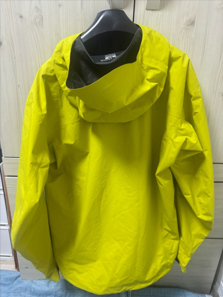 아크테릭스 남성용 고어텍스 엑티브 바람막이 자켓 이미지