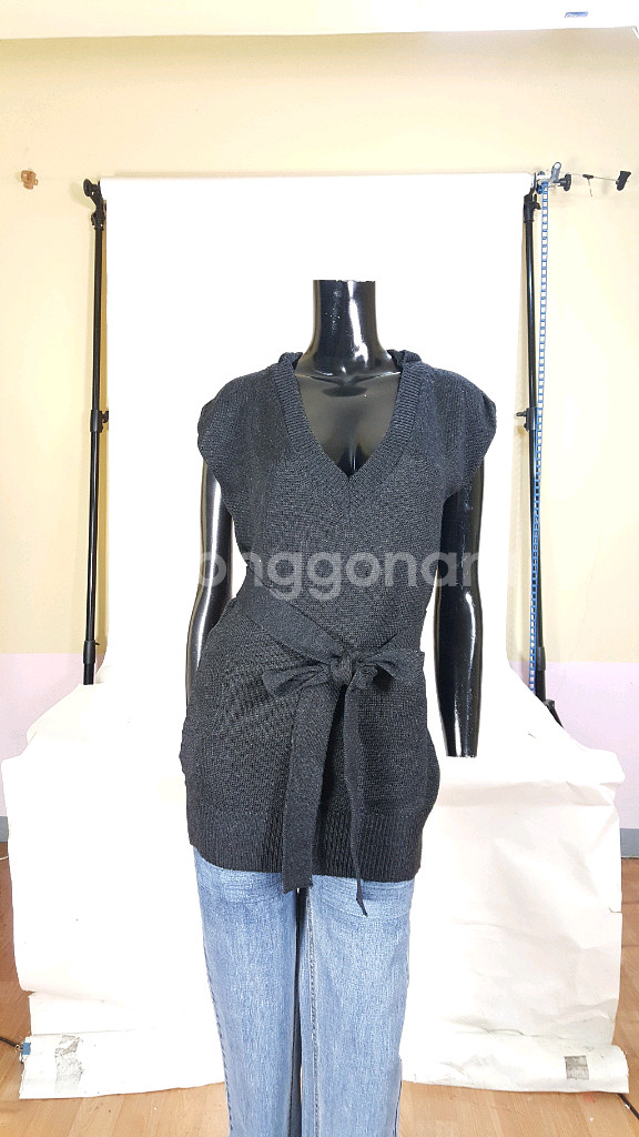 알리시 진회색 울 여성 민소매 후드 니트--0