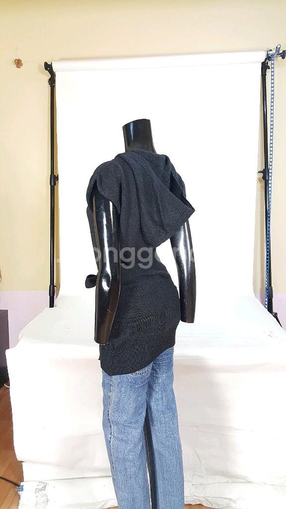 알리시 진회색 울 여성 민소매 후드 니트--2