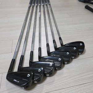테일러메이드 P790 블랙에디션 한정판 아이언세트