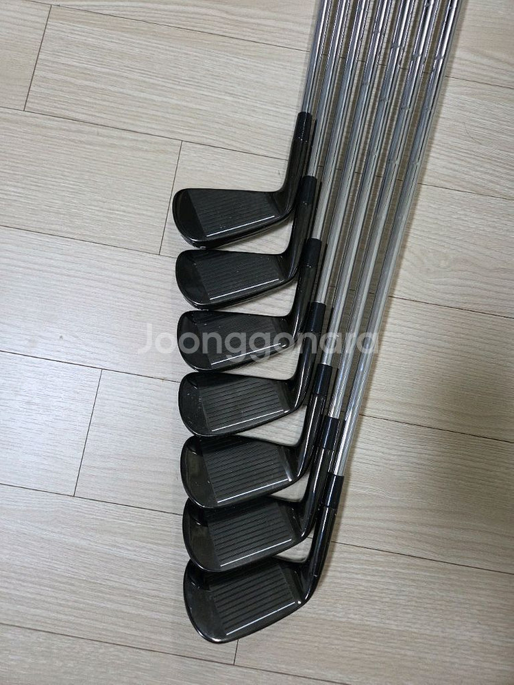 테일러메이드 P790 블랙에디션 한정판 아이언세트--1