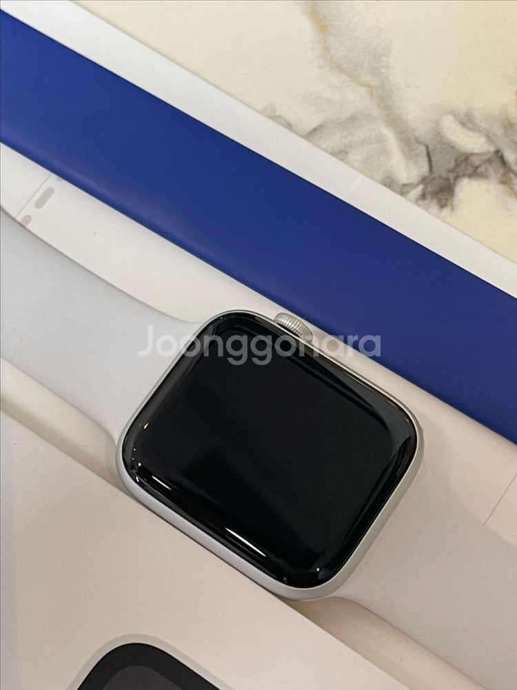 애플워치se2 44mm(셀롤러) 배터리100% 팝니다--2