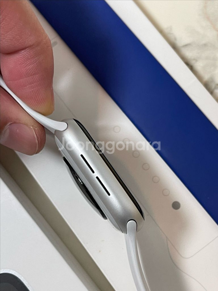 애플워치se2 44mm(셀롤러) 배터리100% 팝니다--4