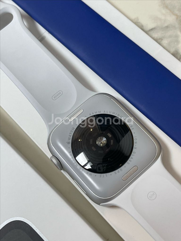 애플워치se2 44mm(셀롤러) 배터리100% 팝니다--3
