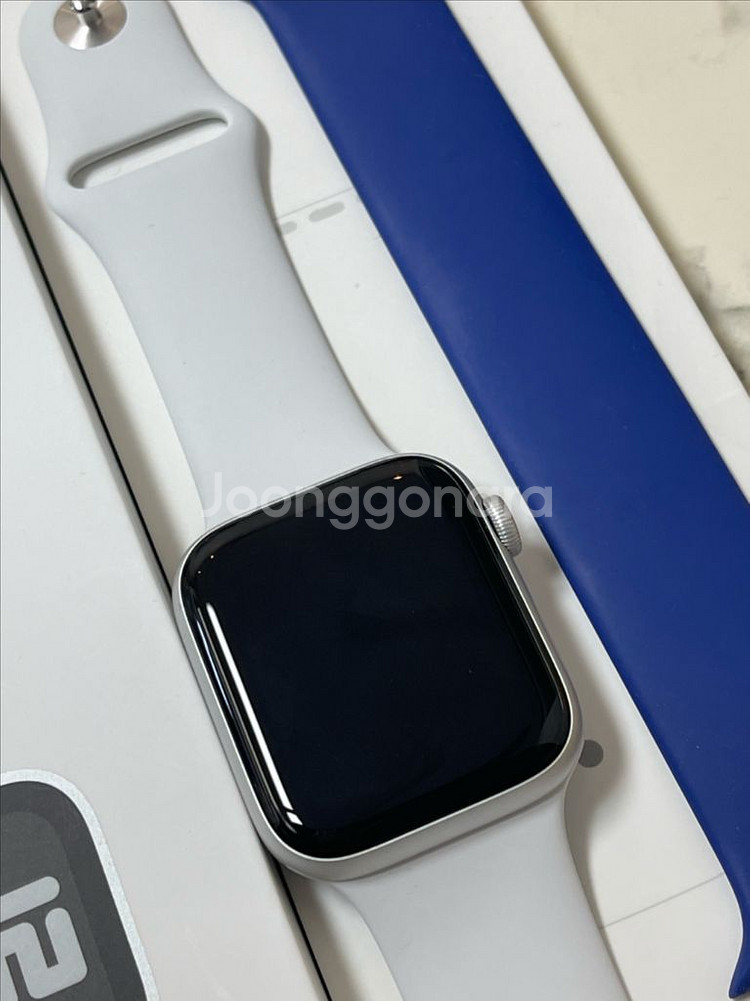 애플워치se2 44mm(셀롤러) 배터리100% 팝니다--1
