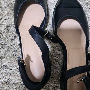 마인펌프스 235사이즈