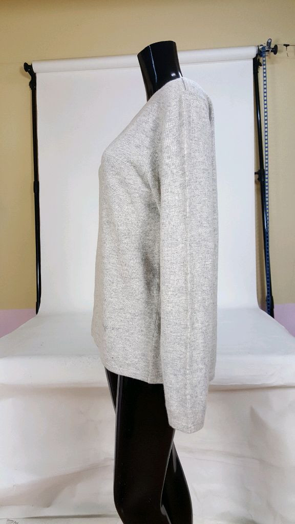 페라가모 연회색 울/캐시미어 여성 라운드 넥 니트--2